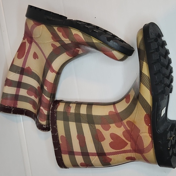 Burberry Heart Print Check Rain Boot Size 39 - Picture 2 of 8